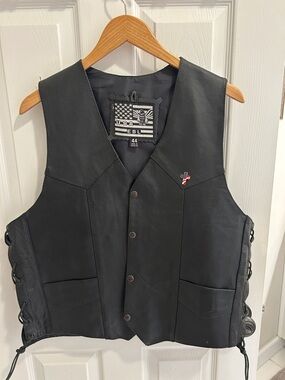Eril Black Leather Vest - Men's Motorcycle Vest